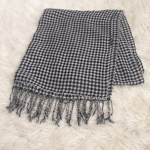 New Black and White Plaid Scarf